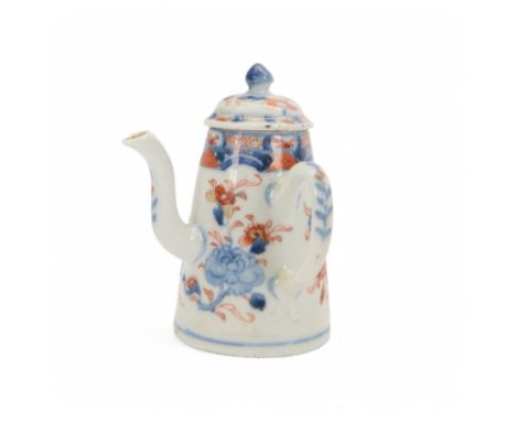 18th century Chinese Imari coffee or chocolate pot, of tapering cylindrical form with side handle, and domed cover with knop 