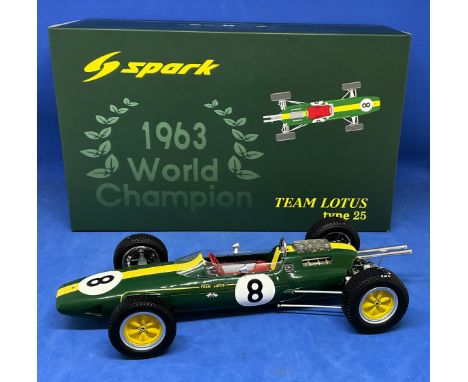 Jim Clark Lotus 25 No 8 1:18 scale model car. In original box. UNSIGNED. Good condition. All autographs come with a Certifica