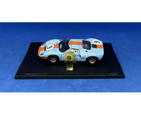 Ford GT 40 no 9 Le mans 68 Revell metal 1:43 scale car in original box. Good condition. All autographs come with a Certificat