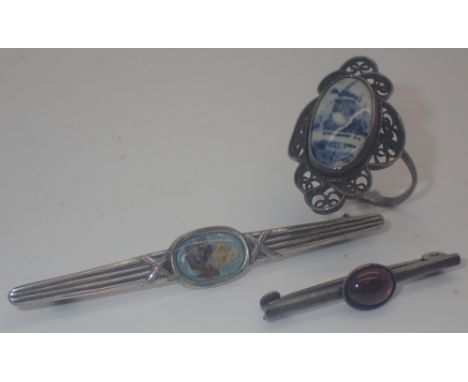 Dutch 925 silver filigree ring with inset Delft plaque and two 925 silver Edwardian bar brooches