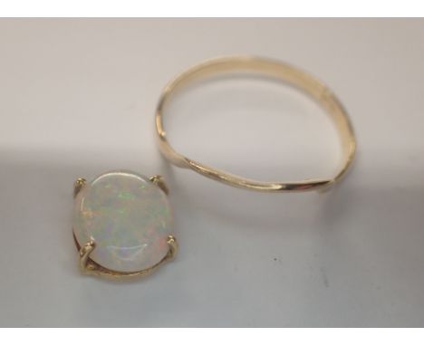 9ct yellow gold ring with large opal, A/F