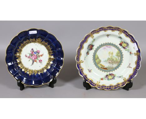 Two C18th Worcester cabinet plates (AF).