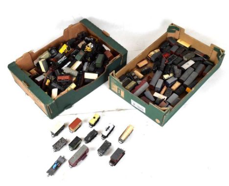 Large quantity of various branded 00 gauge rolling stock and wagons to include; Hornby, Lima, Mainline, Ratio, Airfix, Grafar