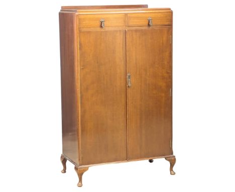An Early / Mid 20th Century mahogany gents wardrobe. Circa 1930 / 1950. 84x46x142.5cm