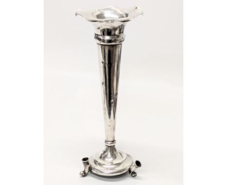 A large Early 20th Century silver epergne, no glass, by Harrison &amp; Hipwood. Birmingham, 1921. 153.5g (no filler). 27.5cm