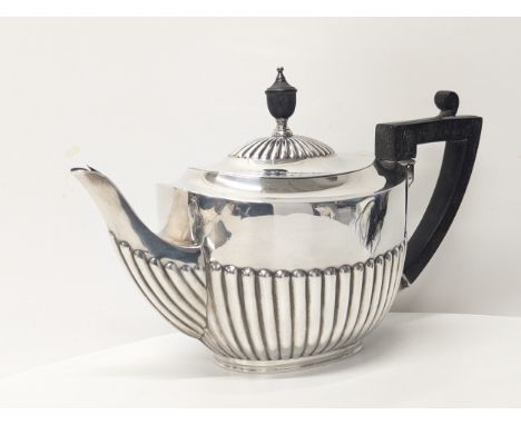 London Silver teapot, William Hutton &amp; Sons Ltd 1896. Total weight 490 grams