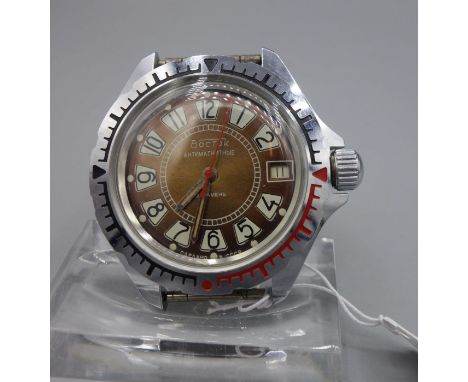 VINTAGE ARMBANDUHR / TAUCHERUHR - VOSTOK (BOCTOK), mechanisches Werk, wohl Taucheruhr der 1980er Jahre. Rundes Edelstahlgehäu