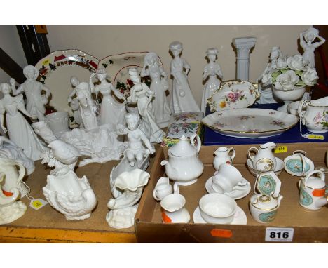 DECORATIVE GIFT WARES ETC, TO INCLUDE ROYAL CROWN DERBY 'DERBY POSIES', shaped oval tray, lozenge shaped dish, cream jug, sma