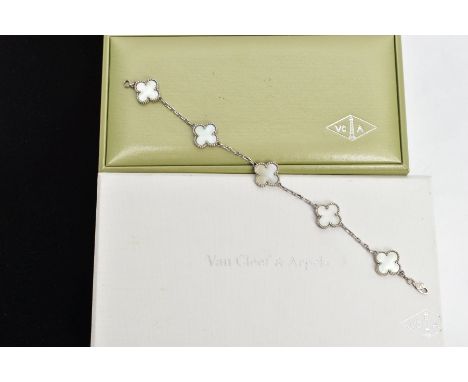 A VAN CLEEF &amp; ARPELS VINTAGE ALHAMBRA BRACELET WITH BOX, with five mother of pearl motifs interspaced along a belcher lin