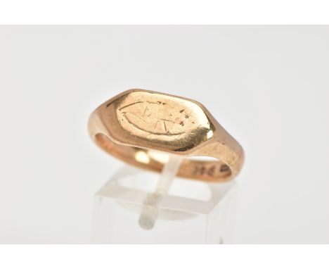 A 9CT GOLD GENTLEMENS SIGNET RING, the signet ring of a rectangular shape and a rubbed engraving, to a plain polished band, h