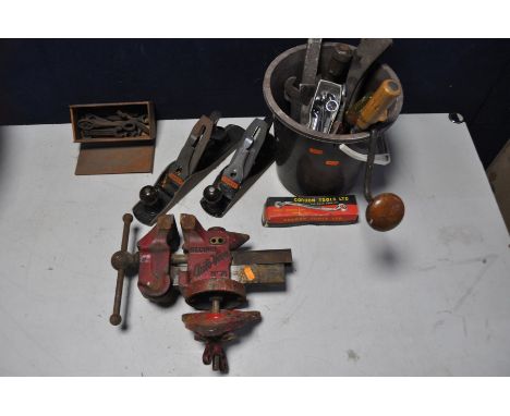 A RECORD AUTO VICE No74 along with two Stanley bailey planes, box of vintage spanners and a bucket of tools to include files,