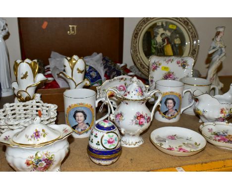 DECORATIVE CERAMICS AND GIFTWARES ETC, to include Royal Crown Derby 'Derby Posies' trinket dishes, Hammersley 'Howard Sprays'