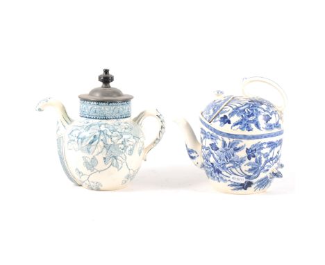 Royles Patent Self Pouring teapot manufactured by Doulton in a blue and white transfer printed leaf design, 21cm, a Wedgwood 