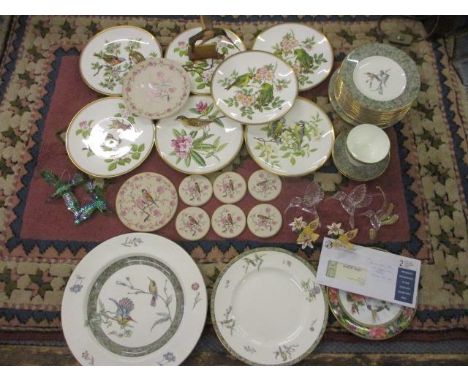 Spode Garden Birds pictorial plates, Portuguese ceramic bird plates and coasters, a quantity of Wedgwood 1991 Humming Bird pl