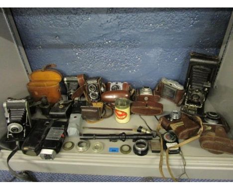 A selection of leather cased cameras to include a Prinz 44 Copal MXV stereo camera, a Zeiss Ikon Prontor SVS camera, various 
