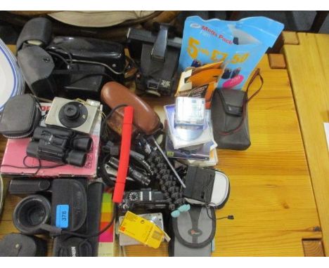 Photographic equipment to include a Praktica 35mm camera and other items 