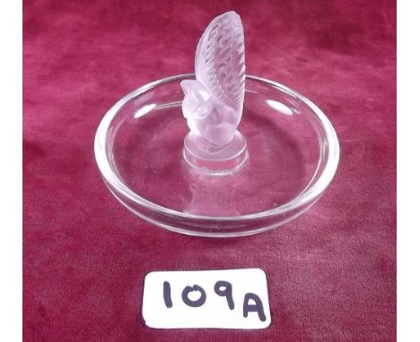 A Lalique glass trinket dish with squirrel to centre - 9cm diameter 