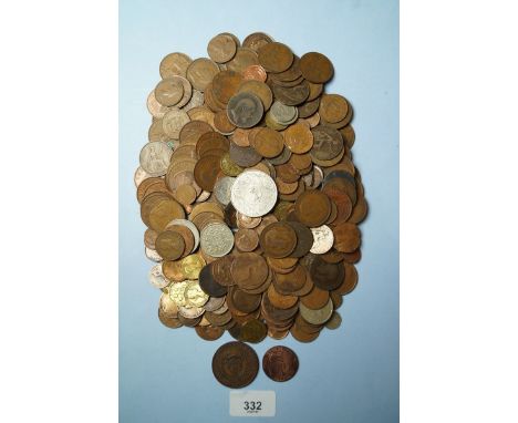 A quantity of World coins mainly British pre-decimal and decimal, through other countries: Australia, Eire, France, South Afr