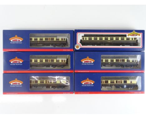 A group of BACHMANN Collett passenger coaches in GWR brown/cream liveries - G/VG in G/VG boxes (6)