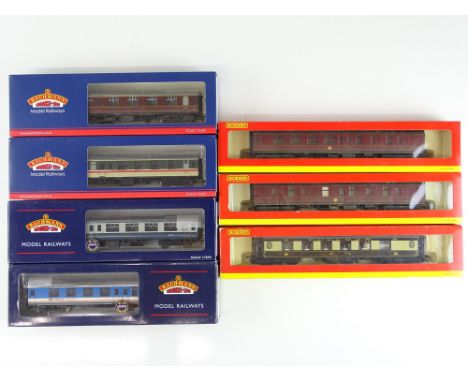 A mixed group of Mark 1, Mark 2 and Pullman coaches in various liveries by BACHMANN and HORNBY - VG in G/VG boxes (7)