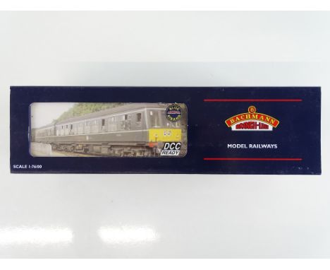 A BACHMANN 32-910 Class 108 3-Car DMU in BR blue/grey livery - VG in G/VG box