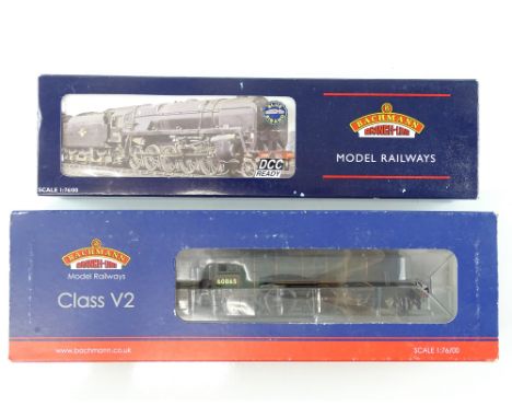 A pair of BACHMANN steam locomotives comprising a Class V2 in BR green together with a Class 9F in BR black - VG in G boxes (