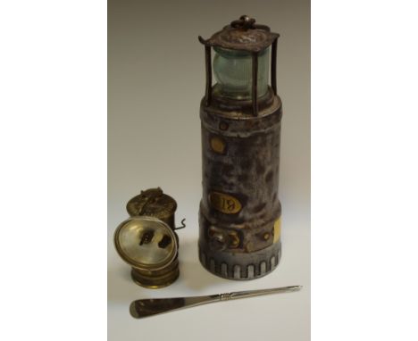 Mining interest - lamp marked 219, another smaller 'premier'; shoe horn