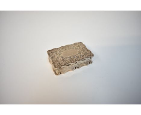 A Cornelius Desormeaux Saunders &amp; James Francis Hollings shaped silver snuff box with all over scrolling acanthus detail,
