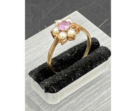 A 9ct gold ring AF (Approximate weight 1.5g)