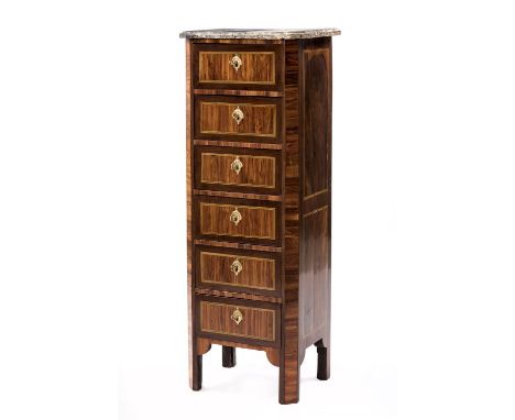 Chiffonnier d'époque Louis XVI à dessus de marbre gris Sainte-Anne et placage de bois de rose. Six tiroirs et six clefs.Porte