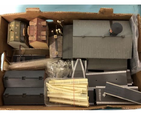 Assorted model railway buildings and accessories mainly Hornby