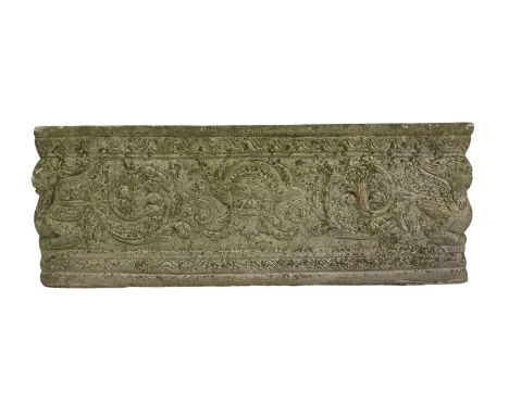 Reconstituted stone trough Dimensions: Height:&nbsp;26cm&nbsp; Length/Width:&nbsp;71cm&nbsp; Depth/Diameter:&nbsp;25cm