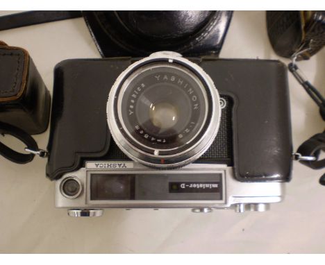 'YASHIDA' MINISTER D CAMERA WITH LEATHER CASE AND MANUAL 