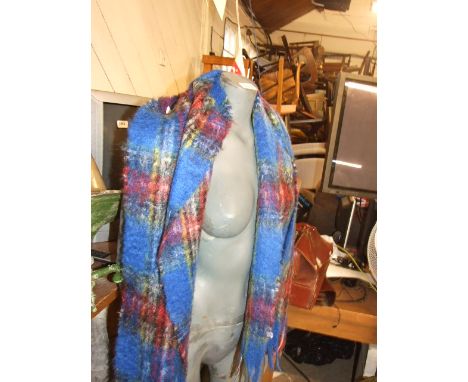 FEMALE MANNEQUIN ON GLASS STAND 