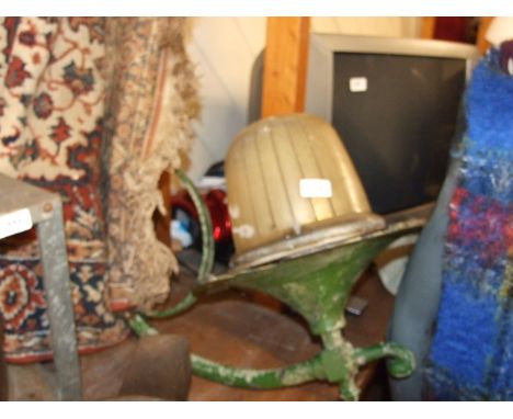 VINTAGE SWAN NECK LIGHT