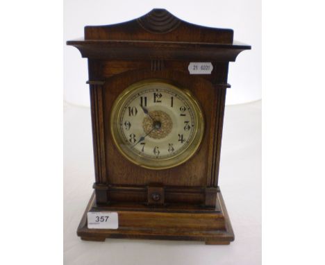 MANTLE CLOCK WITH KEY 