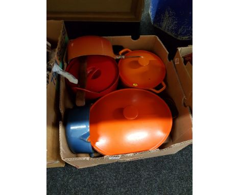COLLECTION OF CAST ENAMEL POTS TO INCLUDE LE CRUSET