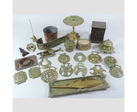 A collection of mainly 19th century brass and metal wares, to include horse brasses, an inkwell and a green onyx mounted tazz