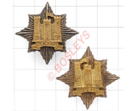 22nd Dragoons scarce WW2 Officer’s facing pair of collar badges circa 1940-45.. Each a die-cast silver star mounted with gilt