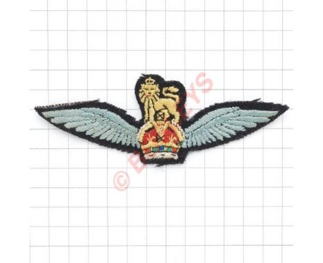 1st Glider Pilot cloth WW2 Wings / Army Flying Badge. A good large flat example. Yellow and red Royal Crest flanked by light 