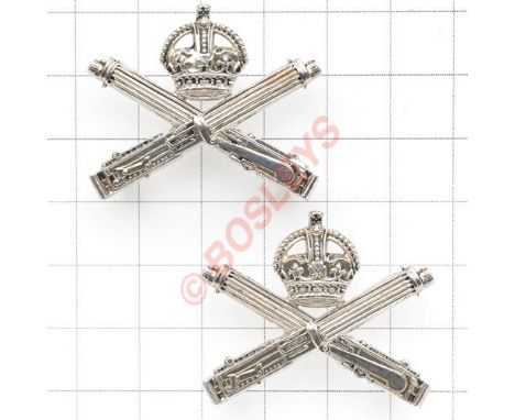 Guards Machine Gun Regiment WW1 Officer’s pair of collar badges. Die-stamped crowned crossed Vickers Machine Guns stamped “St