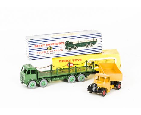 Dinky Toys 409 Bedford Articulated Lorry, deep yellow body, black wings, no glazing, 905 Foden Flat Truck With Chains, dark g