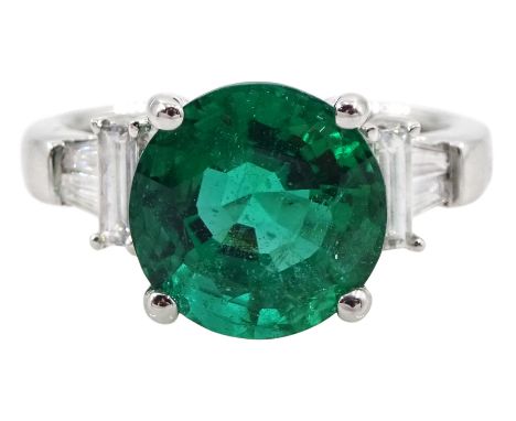 18ct white gold fine round Zambian emerald ring, with baguette and tapered baguette diamond shoulders, hallmarked, emerald ap