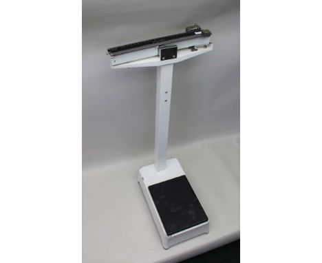 A "WEYLUX" MECHANICAL STANDARD WEIGH SCALE 