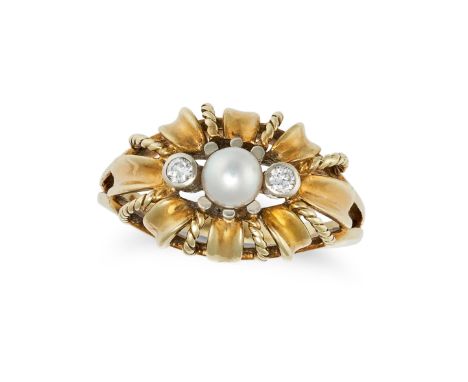 A VINTAGE PEARL AND DIAMOND RING in 14ct yellow gold, set with a pearl of 4.6mm, accented on each side by a round brilliant c