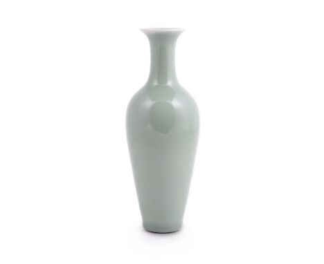 A Chinese amphora vase, of slender form with celadon glaze, apocryphal Kangxi mark in underglaze blue, 21cm high "大清康熙年制" 款粉青