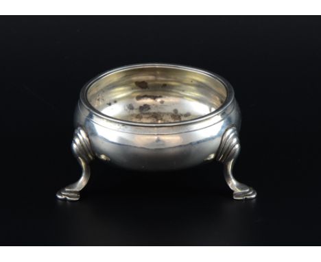 George II silver circular salt on three hoof feet, maker's mark 'DM', London, 1745, 2.3oz, 74g,