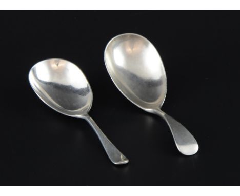 George V silver caddy spoon, by Francis Stebbings, London, 1918, and another similar, 0.9oz, 30g,