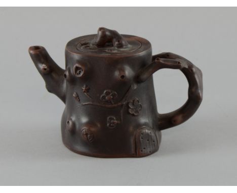 Chinese Yixing teapot and cover, 10cm high