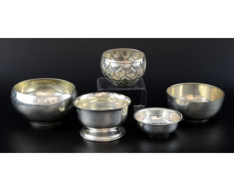 George V silver bowl by Walker & Hall, Sheffield, 1918, and four other silver, foreign silver and white metal bowls, 15oz, 47